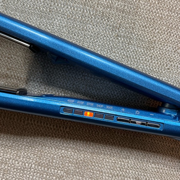 Nano Titanium Vented Straightening Iron - Picture 6 of 13